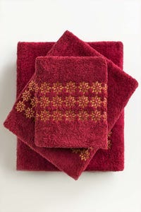 UAE -Blush Combed 3Pc Embroidered Towel Set