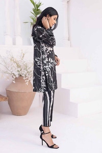 UAE -2PC Printed Unstitched Lawn Suit BT-42001
