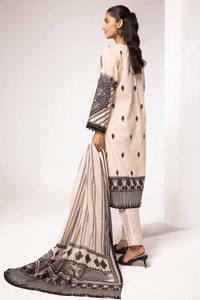 UAE -2PC Unstitched Printed Lawn Suit BT-42002