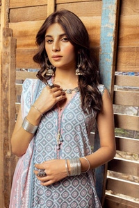 UAE -3PC Lacquer Printed Lawn Unstitched Suit CL-42008 A