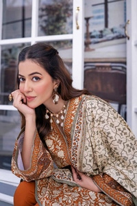 UAE -3PC Printed Lawn Unstitched Suit CL-42132 A