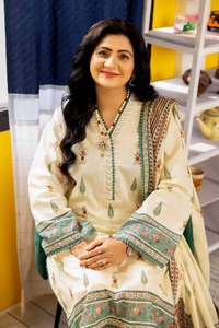 UAE -3PC Printed Lawn Unstitched Suit CL-42196 B