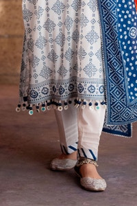 UAE -3 Piece Unstitched Printed Lawn Suit CL-42316 B