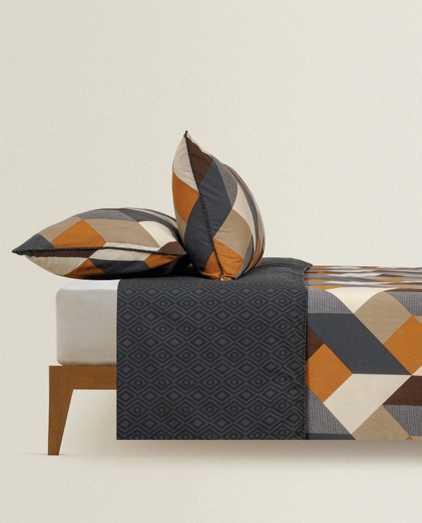 UAE -Coal T-150 Quilt Cover Set