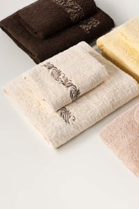 UAE -Cream 3 Pcs Combed Embroidered Towel Set