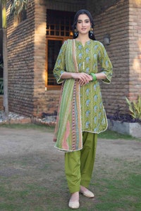 UAE -3PC Lawn Unstitched Printed Suit with chiffon dupatta BM-32031