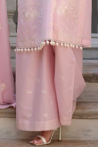 UAE -3 Piece Unstitched Embroidered Lawn Suit with Embroidered Chiffon Dupatta PM-52043