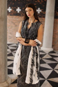 UAE -3PC Embroidered Lawn Unstitched Suit With Embroidered Denting Lawn Dupatta DN-32065