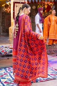 UAE -3 Piece Unstitched Gold Printed Lawn Suit CL-52410 B
