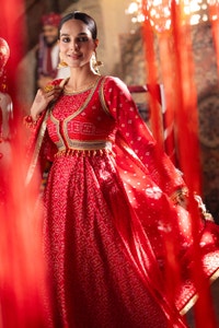 UAE -3 Piece Unstitched Gold Printed Lawn Suit CL-52484 B