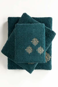 UAE -Green Combed Embroidered 3 Pcs Towel Set