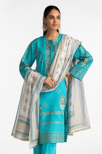 UAE-3 Piece Lawn Gold And Lacquer Printed Suit IUSTKSD-273