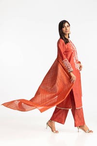 UAE -3 Piece Lawn Embroidered Suit IUSTKSD-275