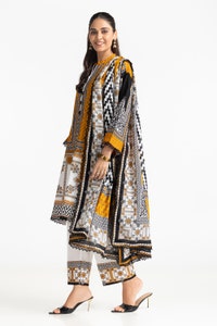 UAE -3 Piece Lawn Printed Suit IUSTKSD-289