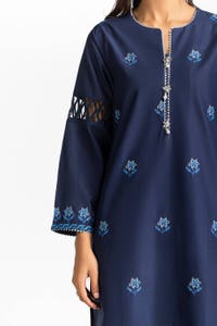 UAE -3 Piece Lawn Embroidered Suit IUSTKSD-370