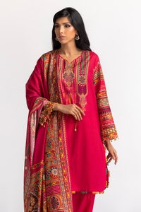 UAE -3PC Lawn Printed Suit IUSTKSD-44