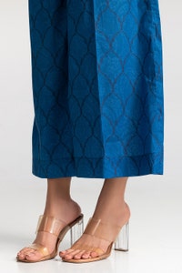 UAE-3 Piece Lawn Embroidered Suit IUSTKSD-61