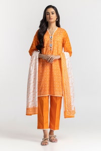UAE -3PC Lawn Printed Suit IUSTKSD-66