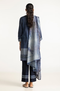 UAE -3PC Lawn Embroidered Suit IUSTKSD-81