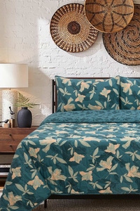 UAE -Juniper T-150 Bed Throw