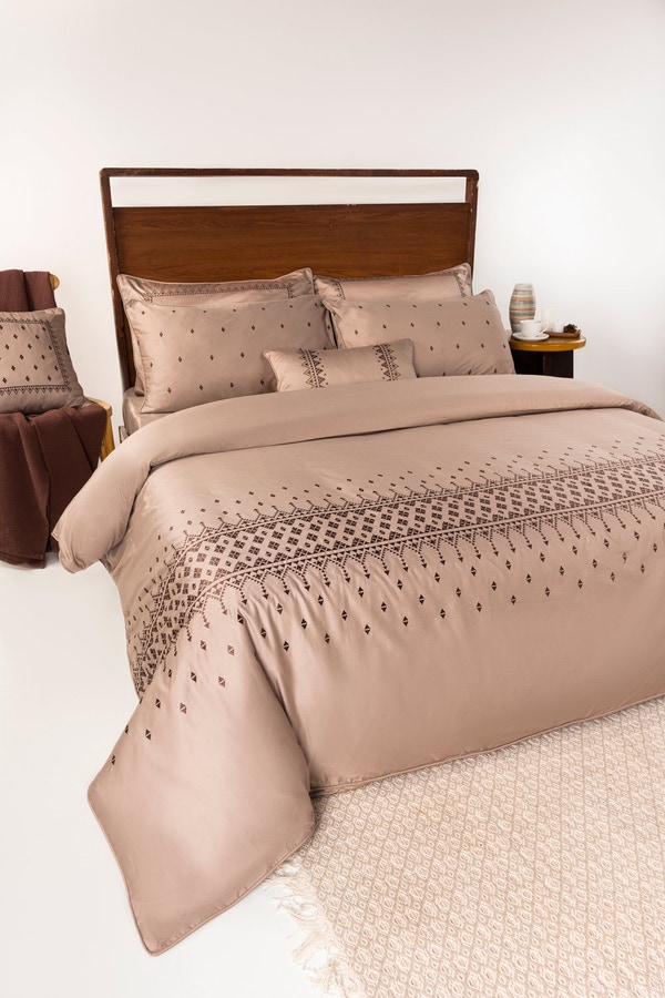 UAE -Khaki T-400 Embroidered Quilt Cover Set