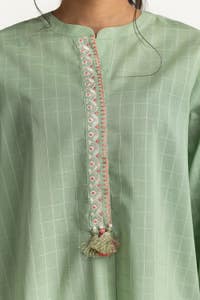 UAE -Dooria Lawn Embroidered Shirt And Trouser KST-43462