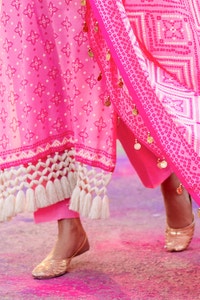 UAE -3 Piece Unstitched Lacquer Printed Lawn Suit CL-42315 B