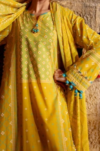 UAE -3 Piece Unstitched Lacquer Printed Lawn Suit CL-52138 A