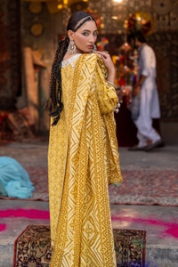 UAE -3 Piece Unstitched Lacquer Printed Lawn Suit CL-42315 A