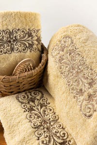 UAE -Lime 3 Pc Combed Embroidered Towel Set