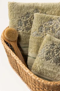 UAE -Mint 3 Pc Combed Embroidered Towel Set
