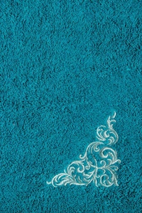 UAE -AW23-Peacock 3Pc Embroidered Towel Set