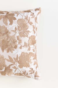 UAE -Royal Flora T-300 Square Cushion Cover
