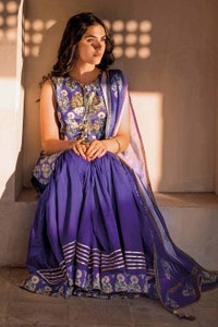 UAE -3PC Lawn Unstitched Foil Printed Suit CL-32238 B