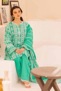 UAE -3PC Printed Lawn Unstitched Suit CL-32587 B