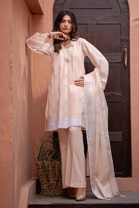 UAE -3PC Lacquer Printed Embroidered Lawn Unstitched Suit with Lacquer Printed Paper Cotton Dupatta SP-42017