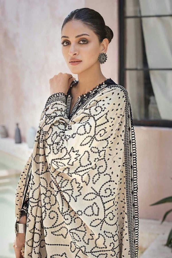 UAE -3PC Embroidered Khaddar Unstitched Suit with Embroidered Karandi Dupatta AY-32034