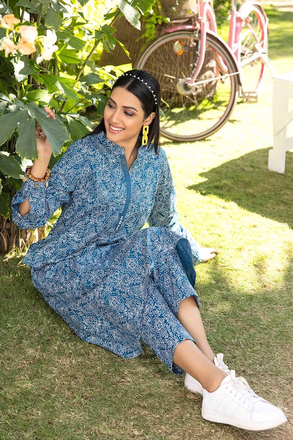 UAE -2PC Lawn Silver Printed Unstitched Suit TL-32046