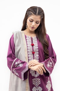 UAE -Khaddar Embroidered Shirt And Dupatta WGK-KDW-DE-1935