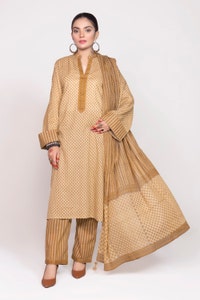 UAE -Rozana Printed Shirt And Trouser With Dupatta WGK-LWS-DP-2218