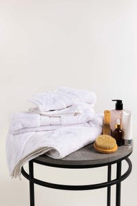 UAE -White Combed 6 Pcs Towel Set