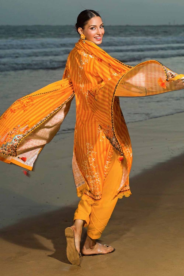 UAE -3PC Embroidered Khaddar Unstitched Suit K-32005